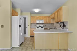 32 Green Park Ln, O'Fallon, MO 63366 - Photo 9