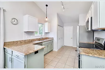 10201 Carlton Place Court, Affton, MO 63123 - Photo 13