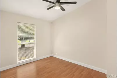 225 Mohican Lane, Florissant, MO 63033 - Photo 9