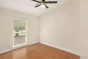 225 Mohican Ln, Florissant, MO 63033 - Photo 9