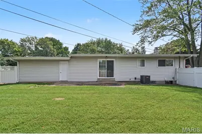 225 Mohican Lane, Florissant, MO 63033 - Photo 19