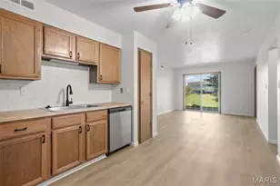 4233 Heritage Woods Dr, Saint Louis, MO 63129 - Photo 9