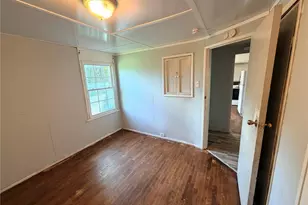 326 Midridge Dr, Saint Louis, MO 63137 - Photo 9