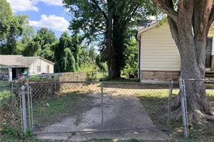 326 Midridge Dr, Saint Louis, MO 63137 - Photo 19