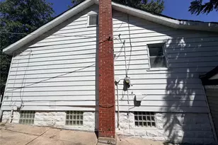 326 Midridge Dr, Saint Louis, MO 63137 - Photo 21