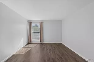 585 Coeur de Royale Dr, Creve Coeur, MO 63141 - Photo 23