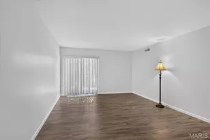 585 Coeur de Royale Dr, Creve Coeur, MO 63141 - Photo 5