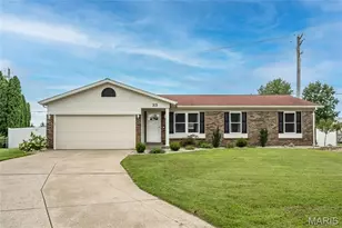 33 W Garden Walk Dr, Saint Peters, MO 63376 - Photo 1