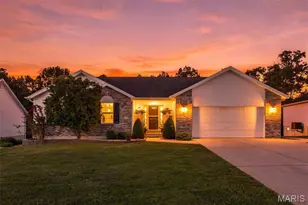 1018 Reddington Timbers Dr, Saint Charles, MO 63304 - Photo 1