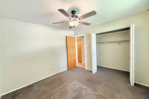 7601 Hazelcrest Dr, Hazelwood, MO 63042 - Photo 27