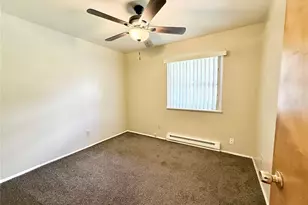7601 Hazelcrest Dr, Hazelwood, MO 63042 - Photo 17