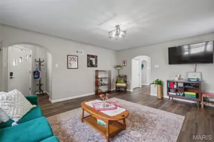 5829 Oleatha Ave, Saint Louis, MO 63139 - Photo 5