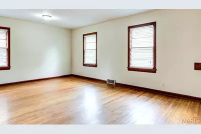 8746 North Avenue, Saint Louis, MO 63114 - Photo 7
