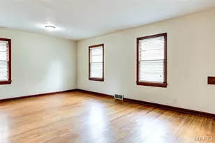8746 North Ave, Saint Louis, MO 63114 - Photo 7
