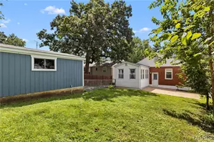 8921 Powell Ave, Brentwood, MO 63144 - Photo 23
