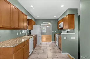 8921 Powell Ave, Brentwood, MO 63144 - Photo 9