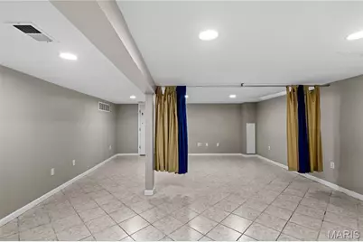 8921 Powell Avenue, Brentwood, MO 63144 - Photo 15