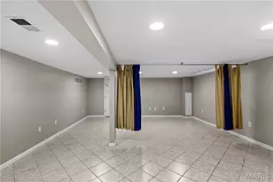 8921 Powell Ave, Brentwood, MO 63144 - Photo 15