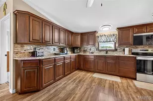 200 Fairview Dr, Winfield, MO 63389 - Photo 11