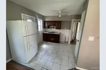 13 Saint Margaret Court, Florissant, MO 63031 - Photo 7
