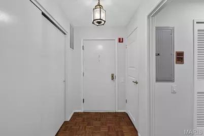 550 Coeur De Royale Drive #404, Saint Louis, MO 63141 - Photo 17