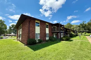 7601 Hazelcrest Dr, Hazelwood, MO 63042 - Photo 1