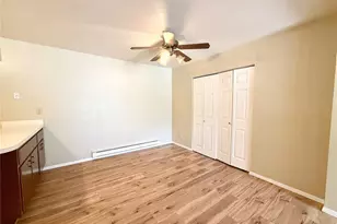 7601 Hazelcrest Dr, Hazelwood, MO 63042 - Photo 9