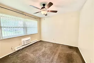 7601 Hazelcrest Dr, Hazelwood, MO 63042 - Photo 25