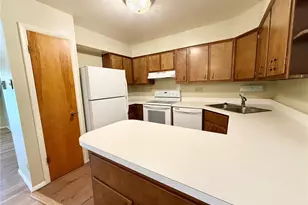 7601 Hazelcrest Dr, Hazelwood, MO 63042 - Photo 11