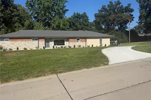 2 Dorclin Ln, Saint Louis, MO 63128 - Photo 1