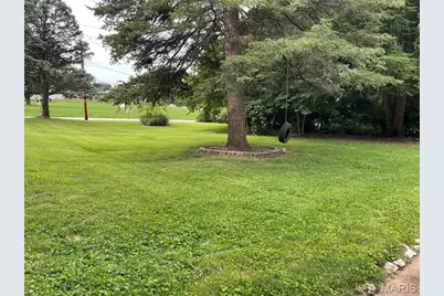 8375 Latty Avenue, Hazelwood, MO 63042 - Photo 3
