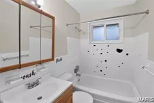 7744 Ellington Dr, Saint Louis, MO 63121 - Photo 11