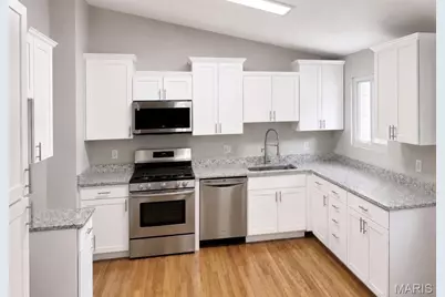 3275 Tom Sawyer Drive, Florissant, MO 63033 - Photo 5