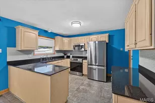 2847 Foxwood Dr, Maryland Heights, MO 63043 - Photo 5