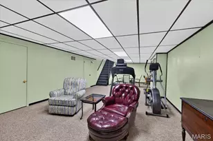 2847 Foxwood Dr, Maryland Heights, MO 63043 - Photo 17