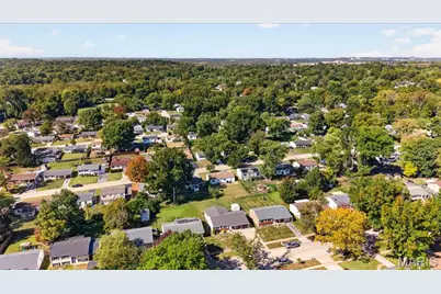 2847 Foxwood Drive, Maryland Heights, MO 63043 - Photo 25
