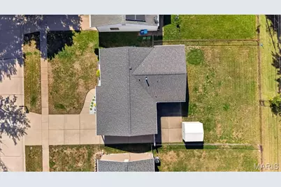 2847 Foxwood Drive, Maryland Heights, MO 63043 - Photo 23