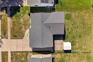 2847 Foxwood Dr, Maryland Heights, MO 63043 - Photo 23