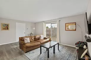 10415 Briarbend Dr, Saint Louis, MO 63146 - Photo 3
