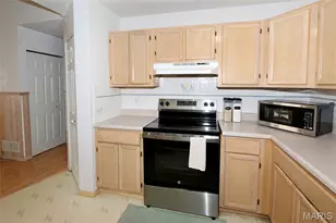 714 Liberty Village Dr, Unincorporated, MO 63031 - Photo 11