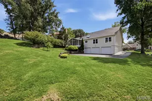 391 S Greentrails Dr, Chesterfield, MO 63017 - Photo 35