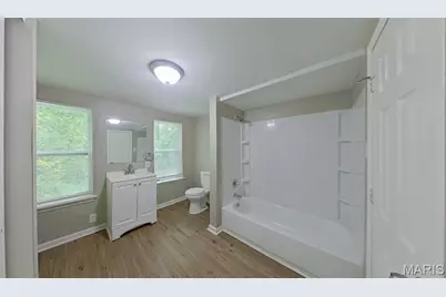 424 Shirley Avenue, Saint Louis, MO 63135 - Photo 11