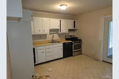 6778 Barnwood Drive, Hazelwood, MO 63042 - Photo 5