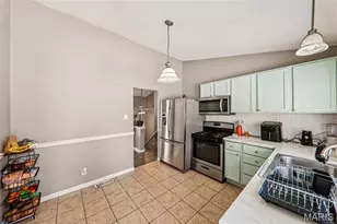 12462 Sandycreek Ln, Florissant, MO 63033 - Photo 11