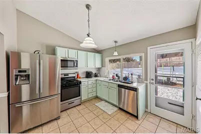 12462 Sandycreek Lane, Florissant, MO 63033 - Photo 11