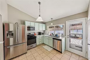 12462 Sandycreek Ln, Florissant, MO 63033 - Photo 11