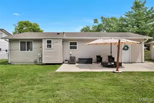 3027 Luxury Dr, Florissant, MO 63031 - Photo 3