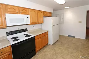 4828 Broad Oak Dr, Unincorporated, MO 63128 - Photo 9