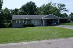 2425 Petrova Ave, Jennings, MO 63136 - Photo 1