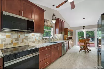 330 Woodlawn Terrace Court, Ballwin, MO 63021 - Photo 9
